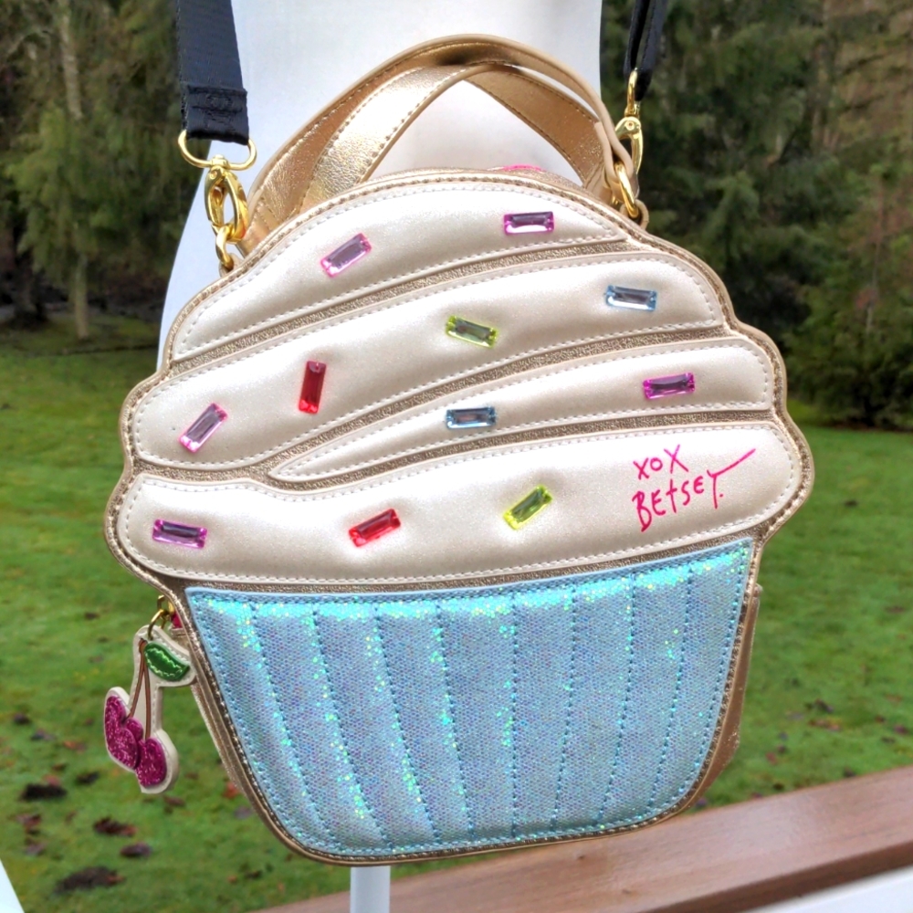 Betsey Johnson Cupcake Lunch Bag